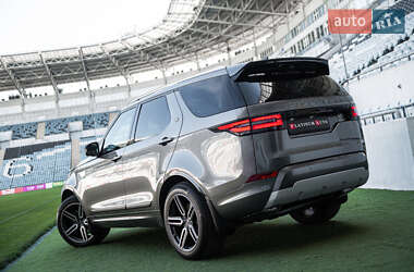 Внедорожник / Кроссовер Land Rover Discovery 2017 в 