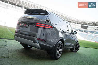 Внедорожник / Кроссовер Land Rover Discovery 2017 в 
