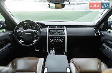 Внедорожник / Кроссовер Land Rover Discovery 2017 в 