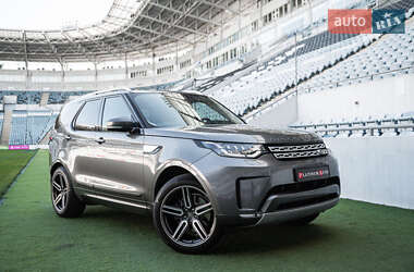 Внедорожник / Кроссовер Land Rover Discovery 2017 в 