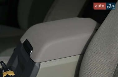Позашляховик / Кросовер Land Rover Discovery 2005 в 