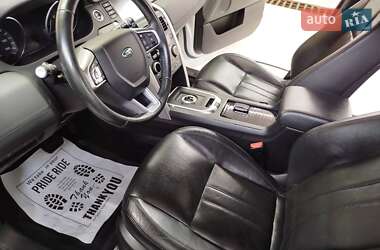Позашляховик / Кросовер Land Rover Discovery 2015 в 
