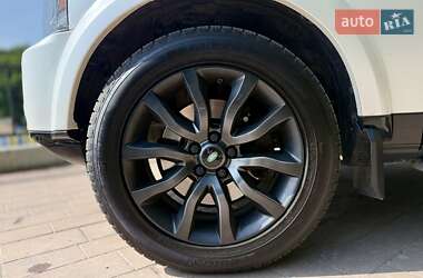 Позашляховик / Кросовер Land Rover Discovery 2015 в 