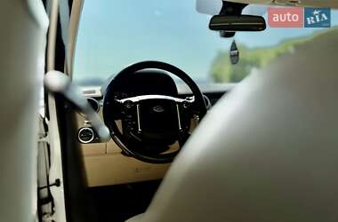 Позашляховик / Кросовер Land Rover Discovery 2015 в 