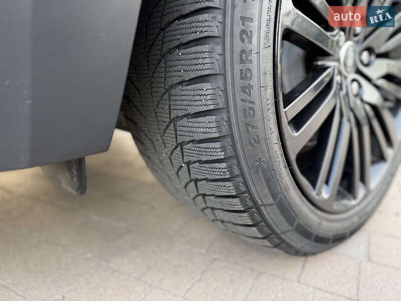 Внедорожник / Кроссовер Land Rover Discovery 2017 в Ковеле