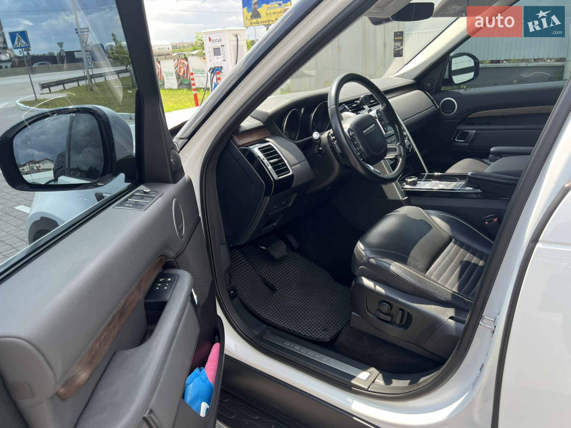 2017 Land Rover Discovery - мініатюра 13