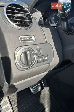 Внедорожник / Кроссовер Land Rover Discovery 2015 в 