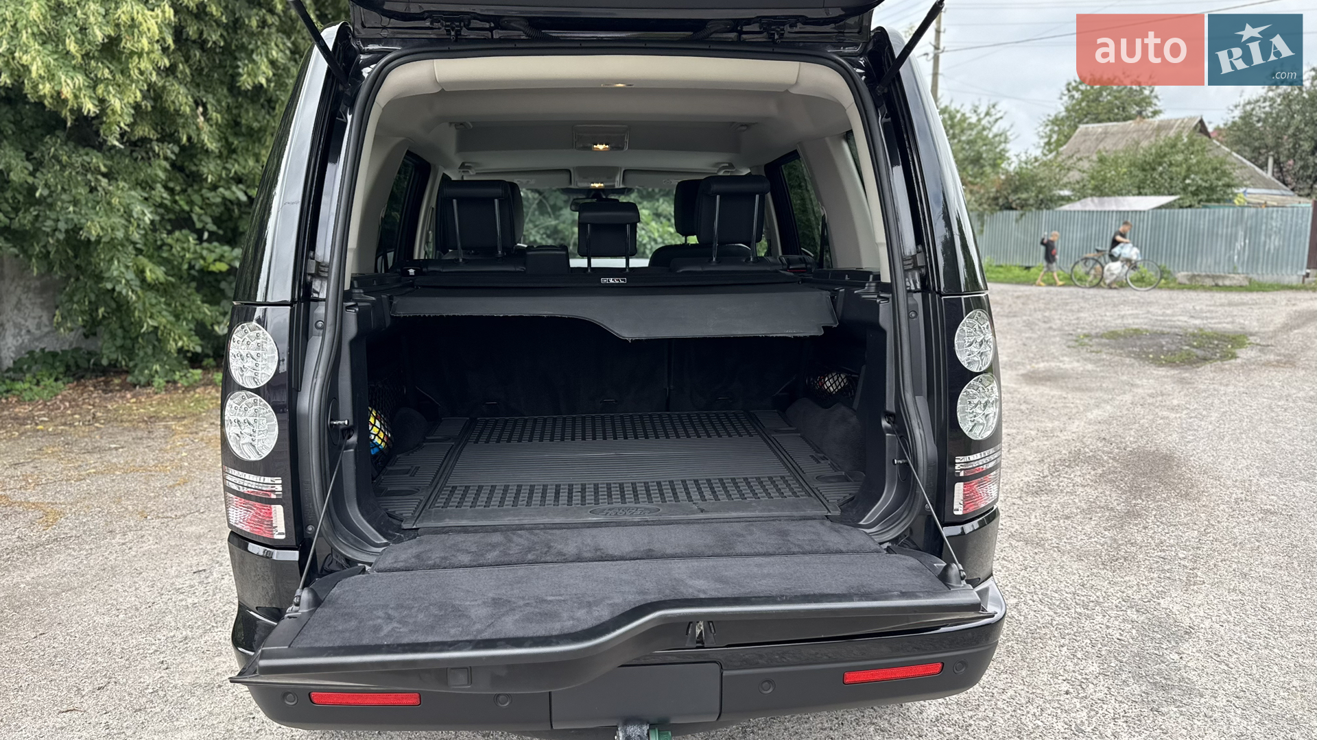 2016 Land Rover Discovery - мініатюра 29