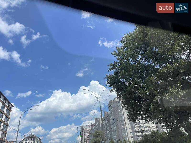 Внедорожник / Кроссовер Land Rover Discovery 2018 в Киеве