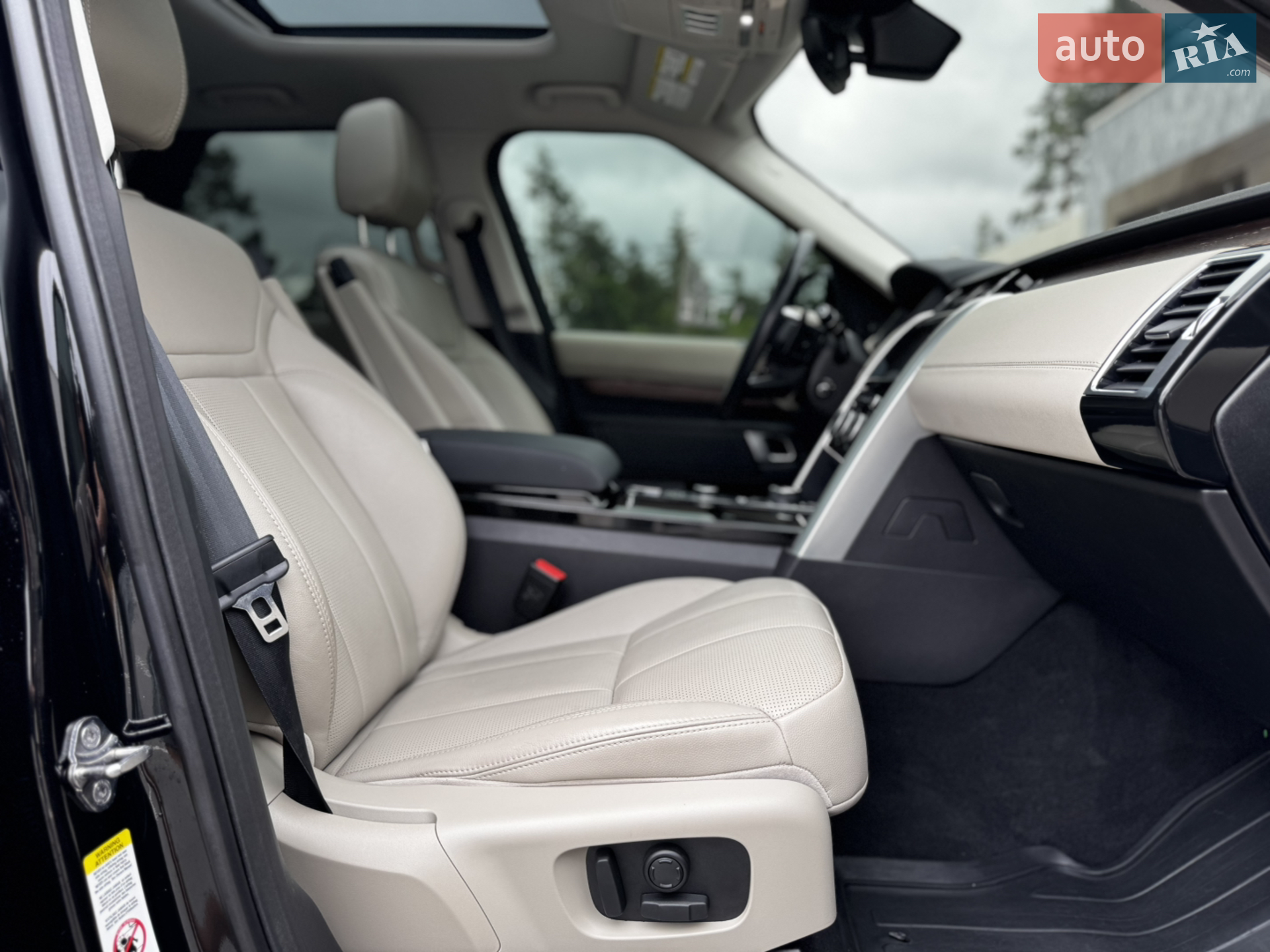 2019 Land Rover Discovery - мініатюра 44