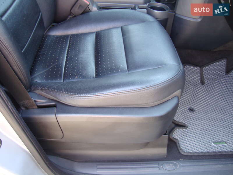 Позашляховик / Кросовер Land Rover Discovery 2006 в Києві