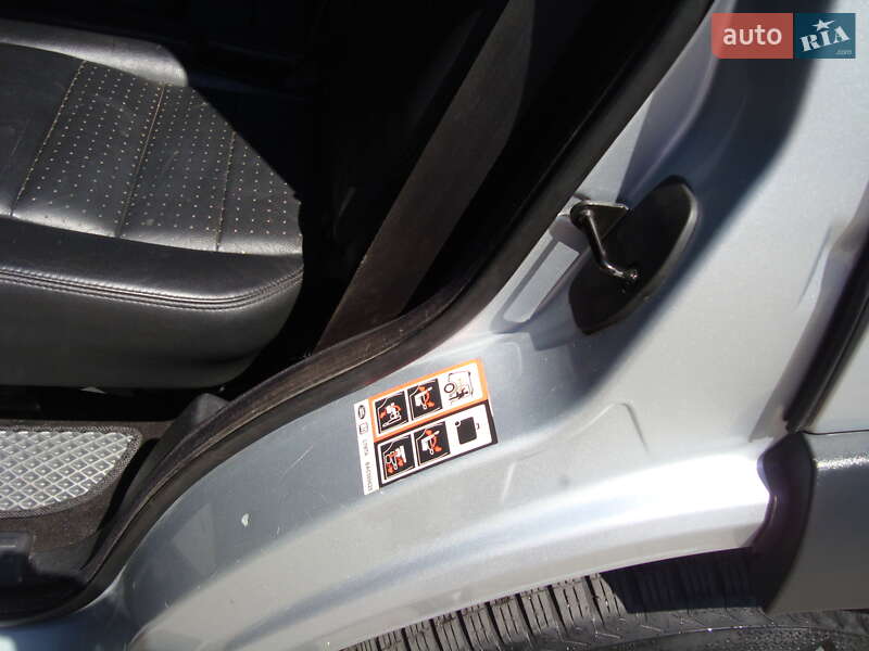 Позашляховик / Кросовер Land Rover Discovery 2006 в Києві