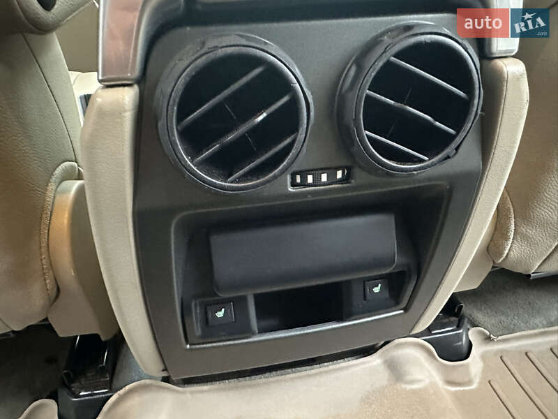 Внедорожник / Кроссовер Land Rover Discovery 2014 в Киеве