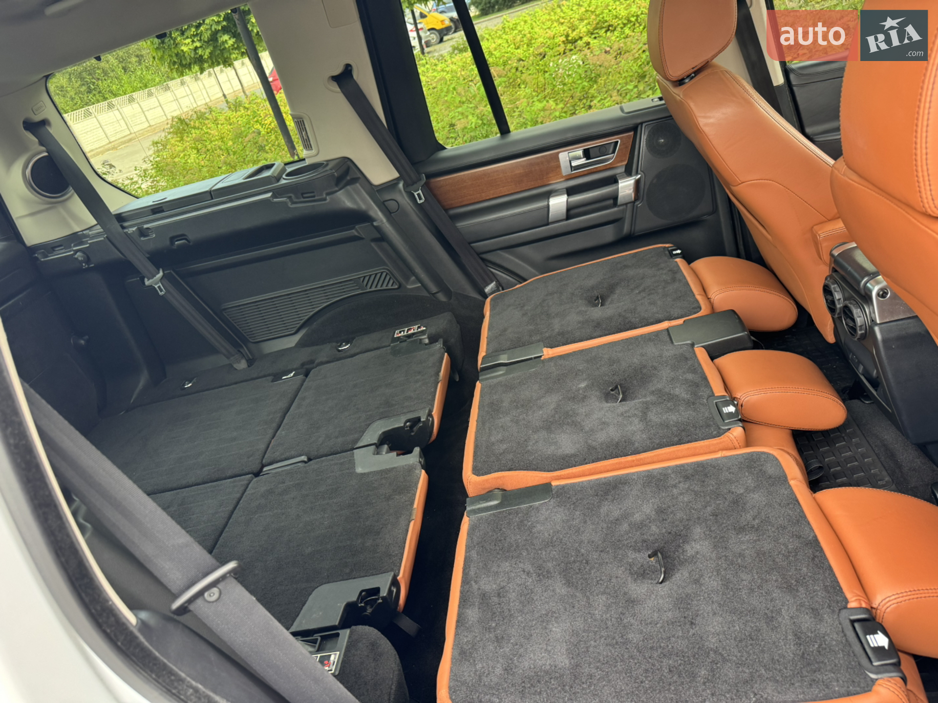 2016 Land Rover Discovery - мініатюра 12