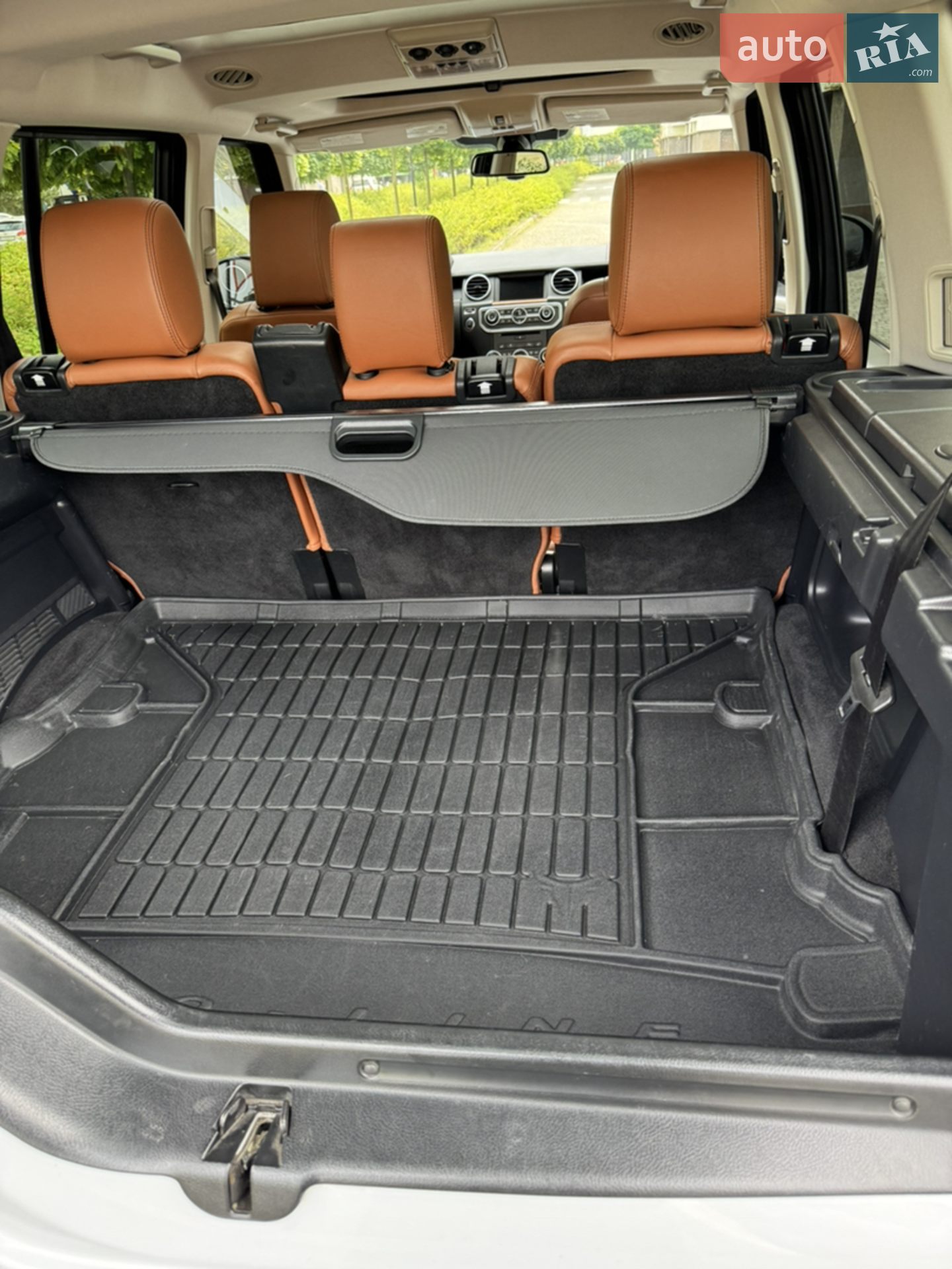 2016 Land Rover Discovery - мініатюра 17