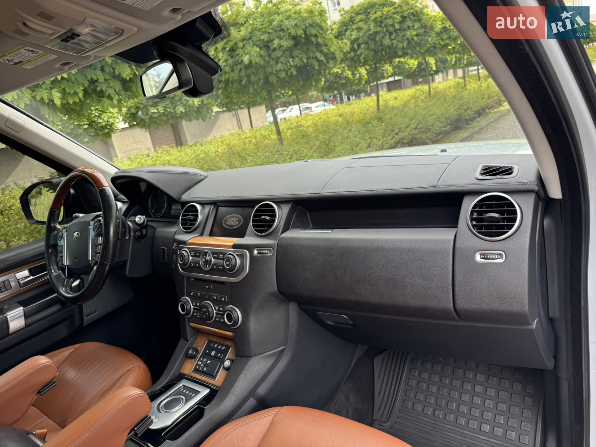 2016 Land Rover Discovery - мініатюра 26