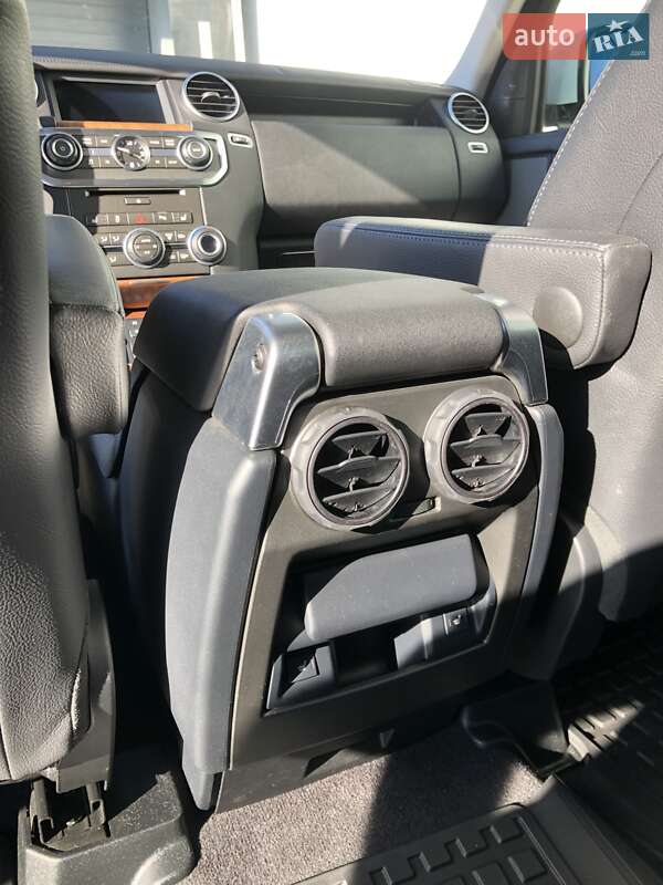 Внедорожник / Кроссовер Land Rover Discovery 2016 в Киеве