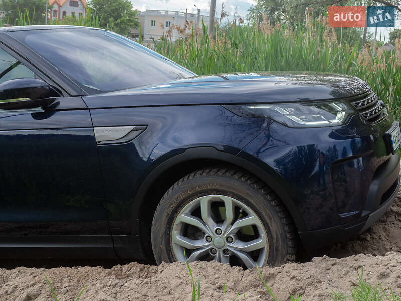 Внедорожник / Кроссовер Land Rover Discovery 2018 в Киеве