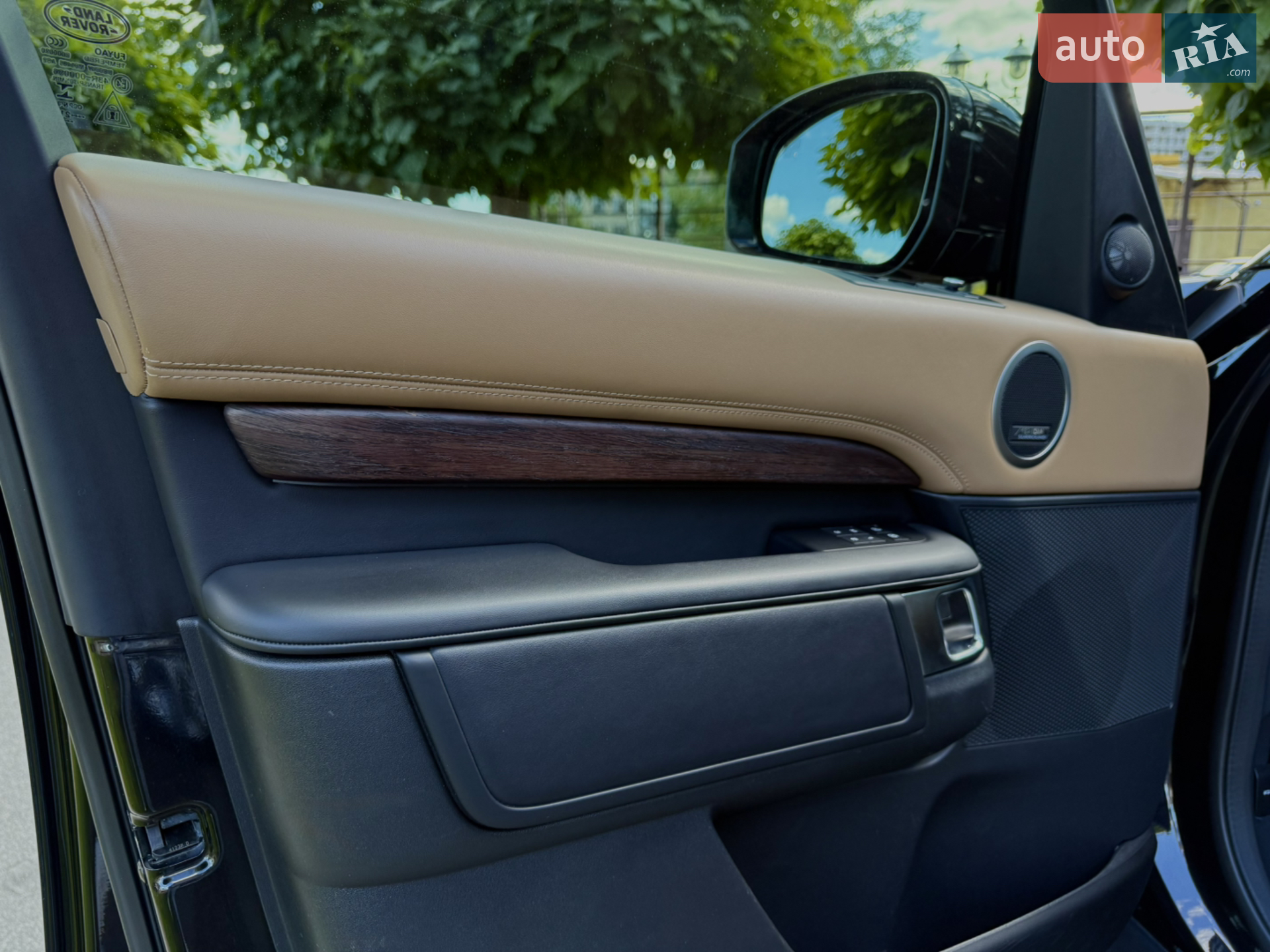 2021 Land Rover Discovery - мініатюра 12