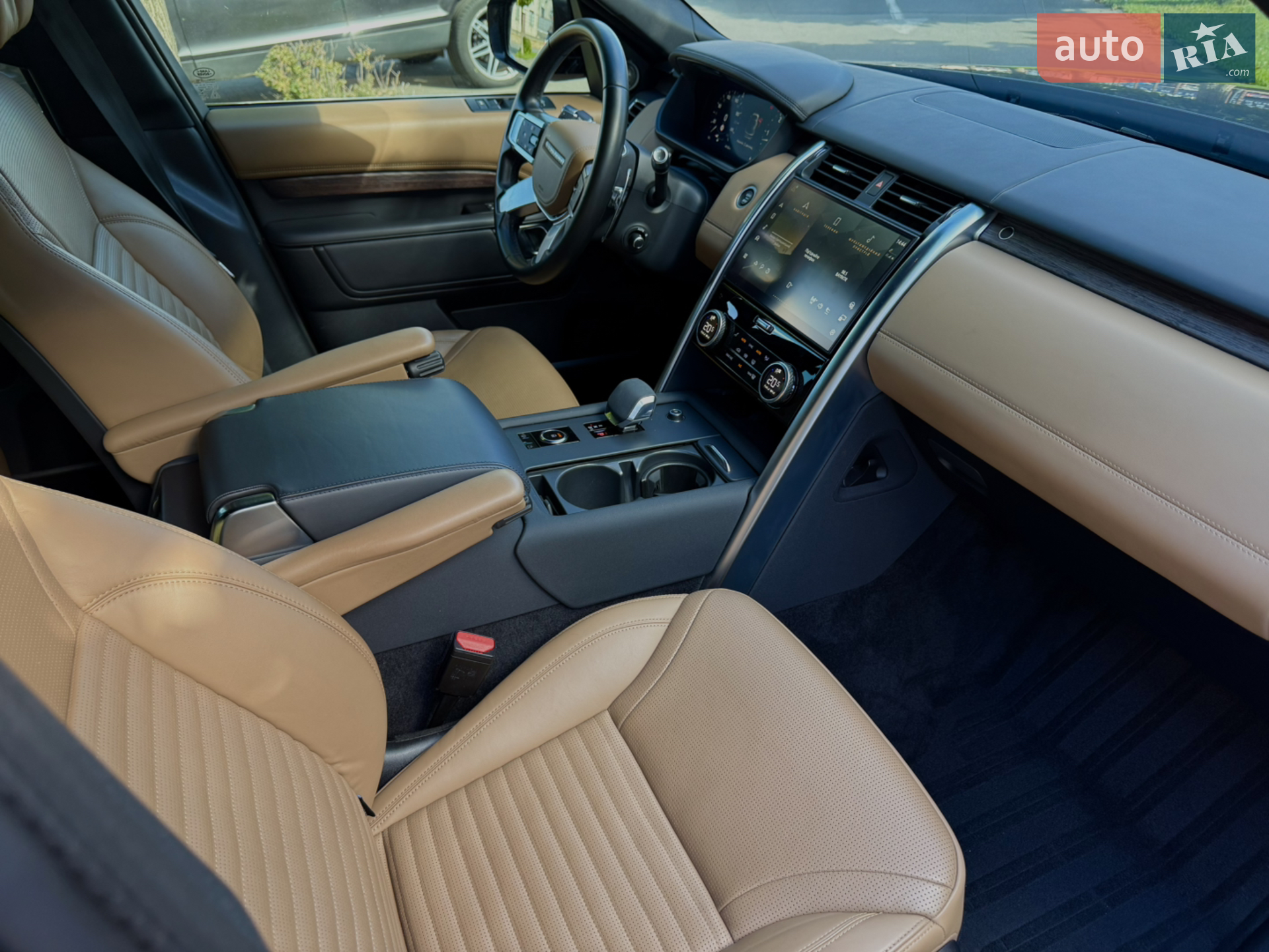 2021 Land Rover Discovery - мініатюра 17
