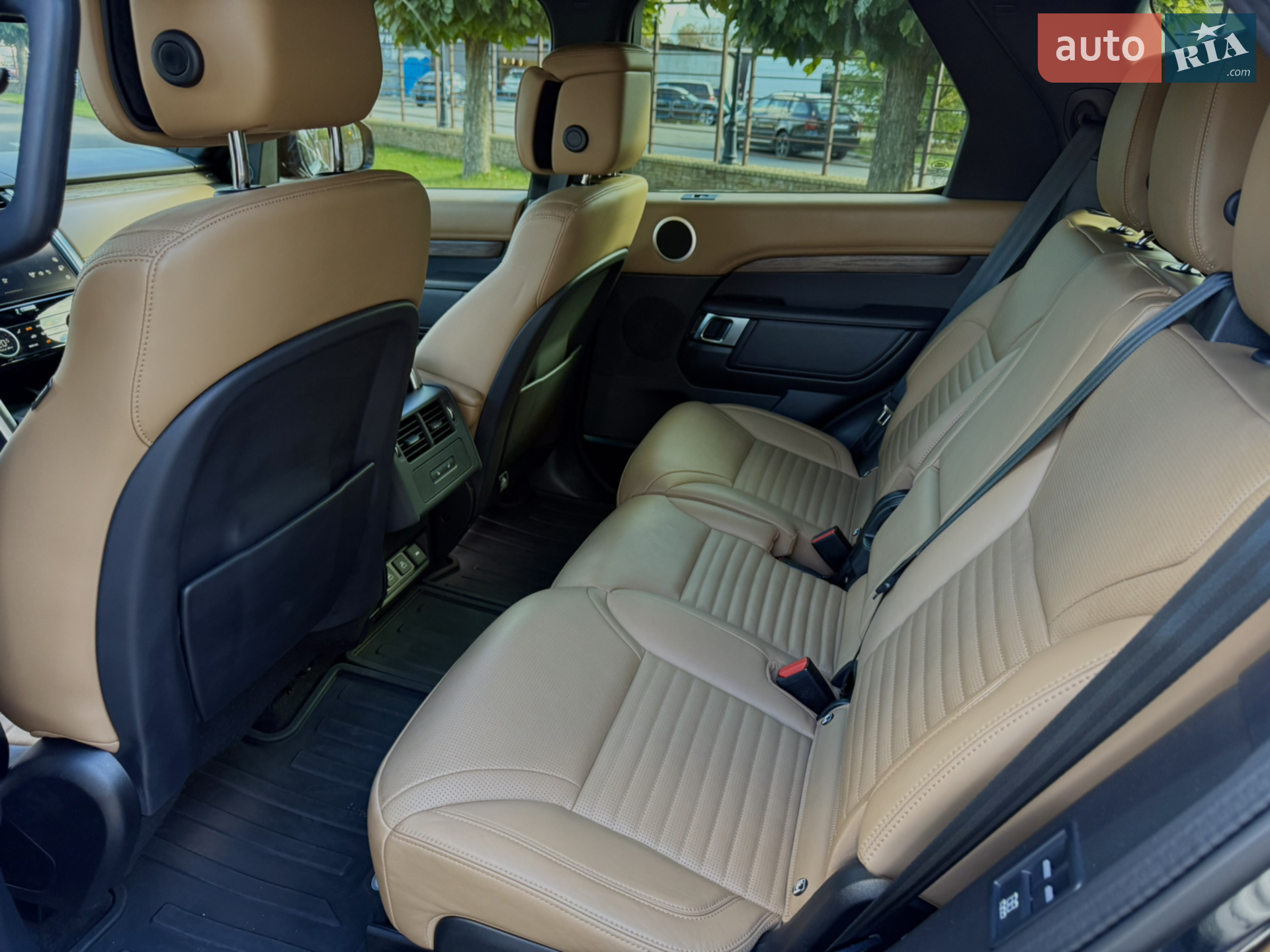 2021 Land Rover Discovery - мініатюра 18