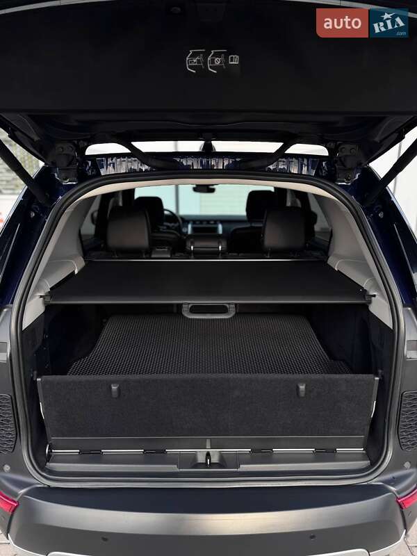 Внедорожник / Кроссовер Land Rover Discovery 2018 в Киеве