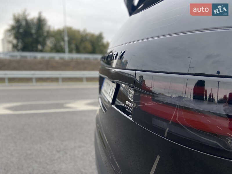 Позашляховик / Кросовер Land Rover Discovery 2017 в Києві