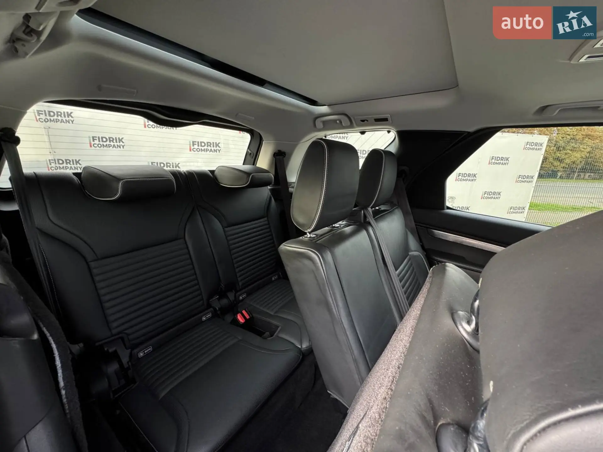 2017 Land Rover Discovery - мініатюра 18