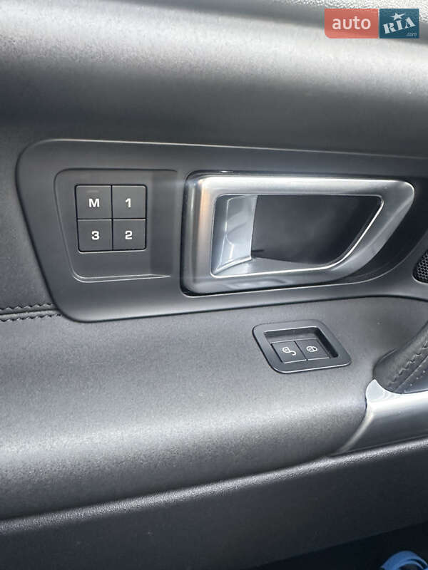 Позашляховик / Кросовер Land Rover Discovery 2019 в Києві