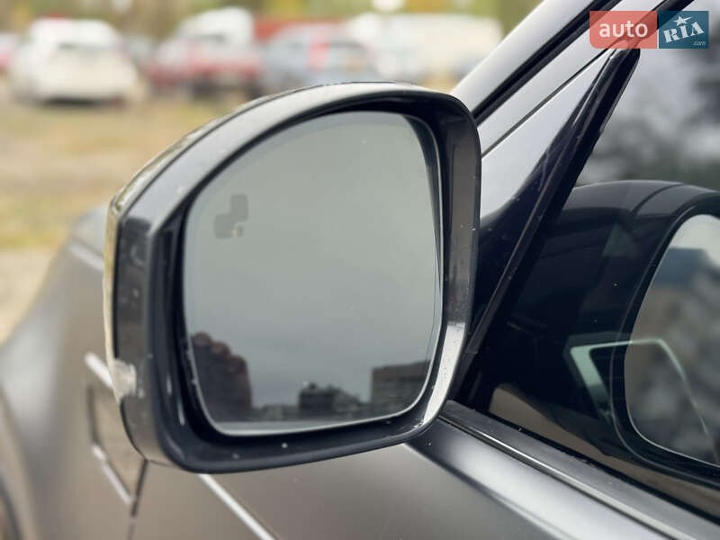 Внедорожник / Кроссовер Land Rover Discovery 2018 в Киеве фото 30 Внедорожник / Кроссовер Land Rover Discovery 2018 в Киеве