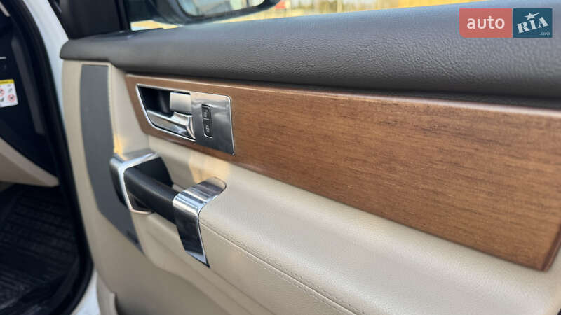 Позашляховик / Кросовер Land Rover Discovery 2016 в Львові