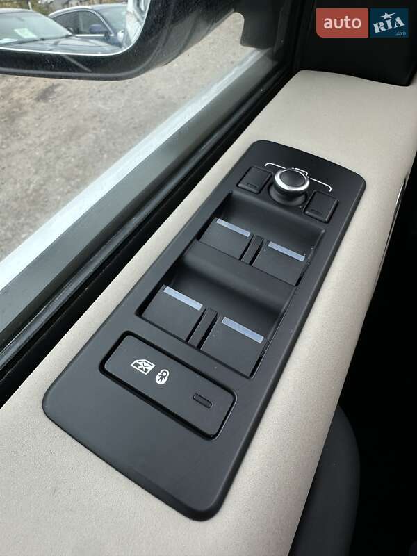 Позашляховик / Кросовер Land Rover Discovery 2018 в Білогородці фото 44 Позашляховик / Кросовер Land Rover Discovery 2018 в Білогородці
