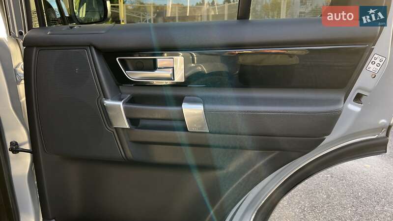 Внедорожник / Кроссовер Land Rover Discovery 2016 в Киеве