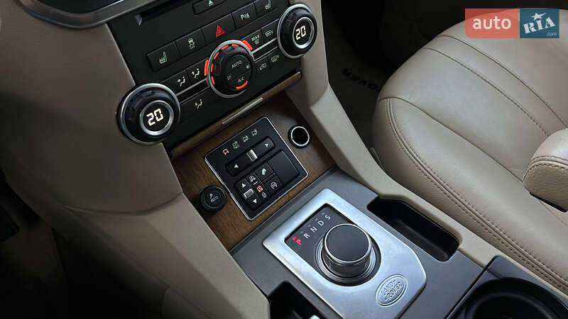 Внедорожник / Кроссовер Land Rover Discovery 2016 в Львове