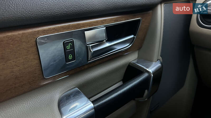 Внедорожник / Кроссовер Land Rover Discovery 2016 в Львове