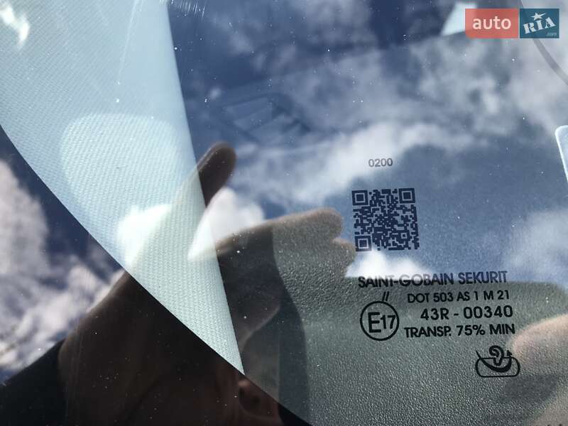 Внедорожник / Кроссовер Land Rover Discovery 2014 в Черновцах