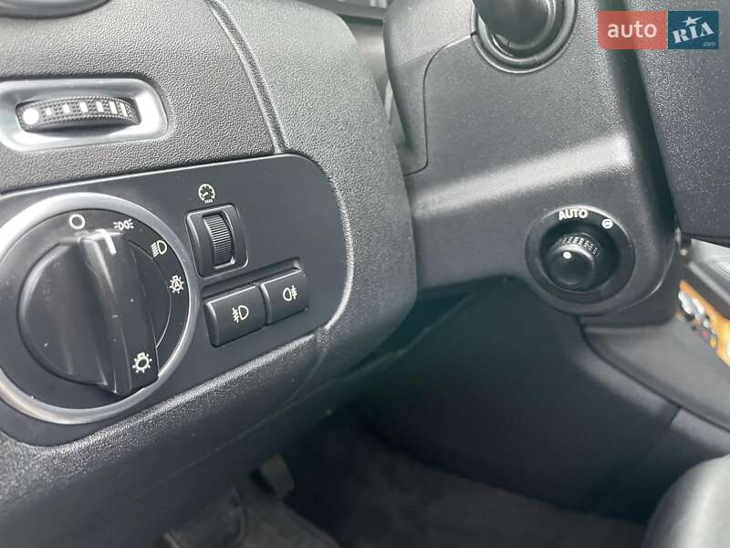 Внедорожник / Кроссовер Land Rover Discovery 2012 в Киеве