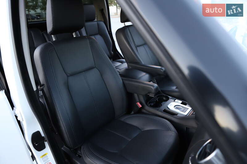 Внедорожник / Кроссовер Land Rover Discovery 2016 в Дрогобыче