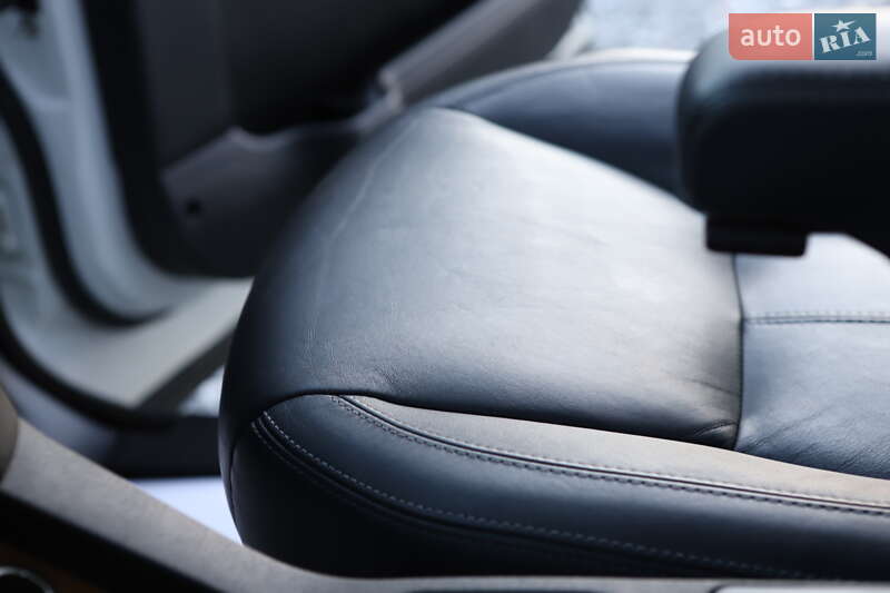 Внедорожник / Кроссовер Land Rover Discovery 2016 в Дрогобыче