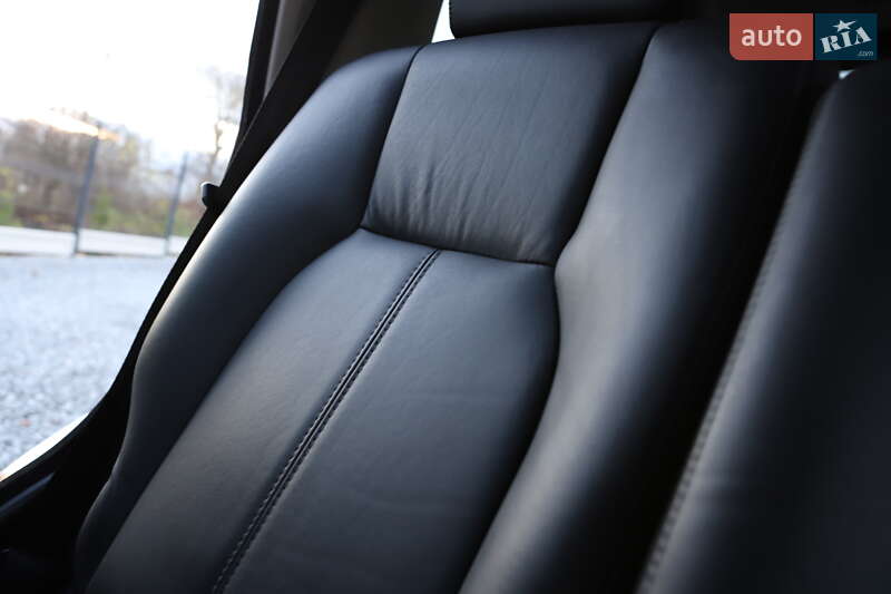 Внедорожник / Кроссовер Land Rover Discovery 2016 в Дрогобыче