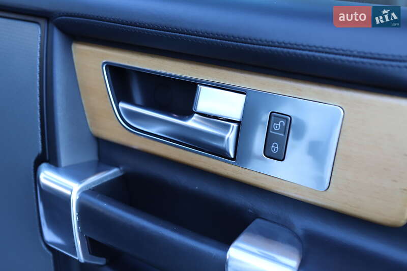 Внедорожник / Кроссовер Land Rover Discovery 2016 в Дрогобыче