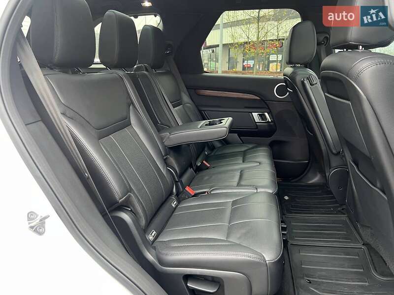 Внедорожник / Кроссовер Land Rover Discovery 2017 в Киеве