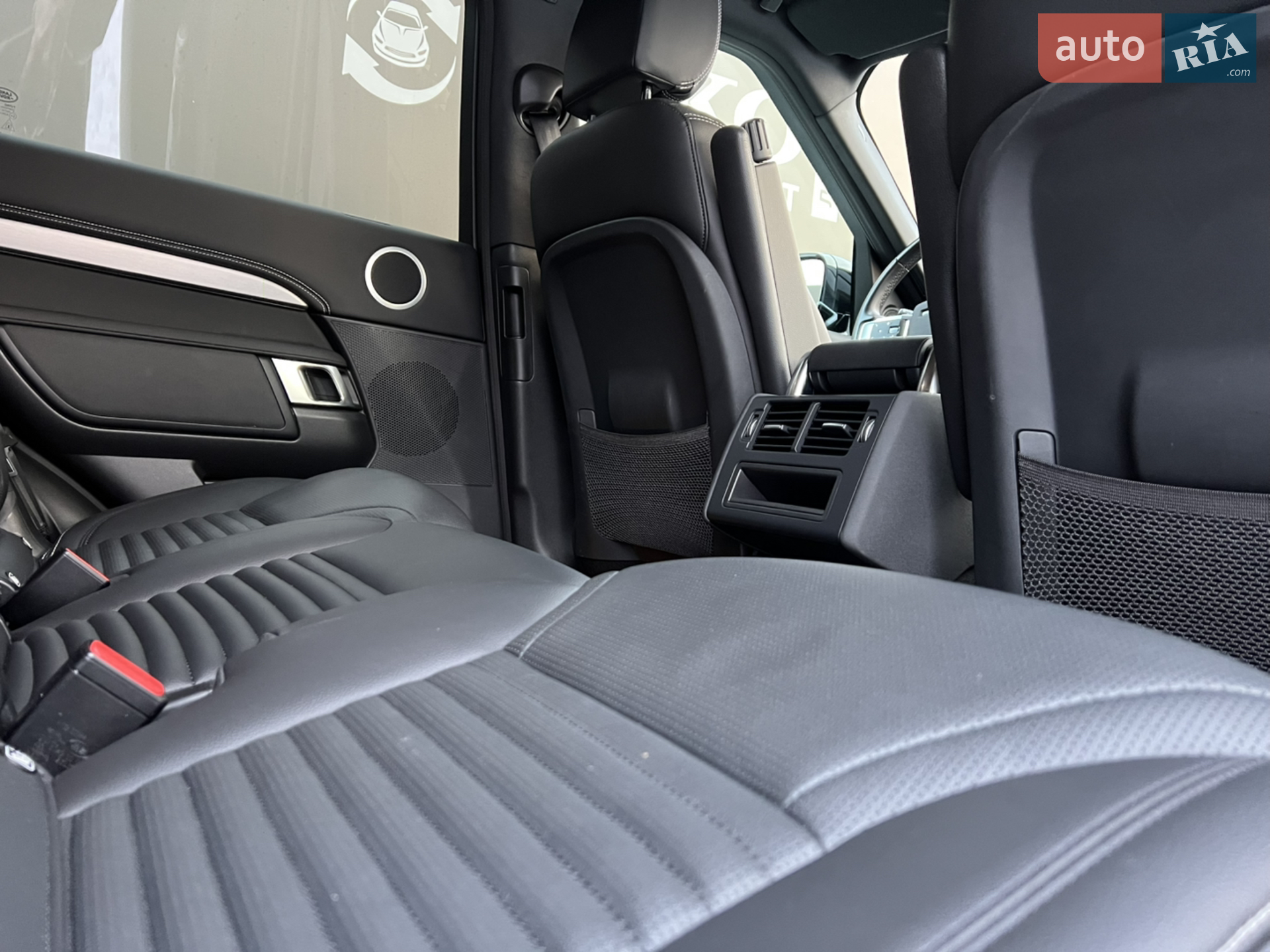 2023 Land Rover Discovery - мініатюра 28