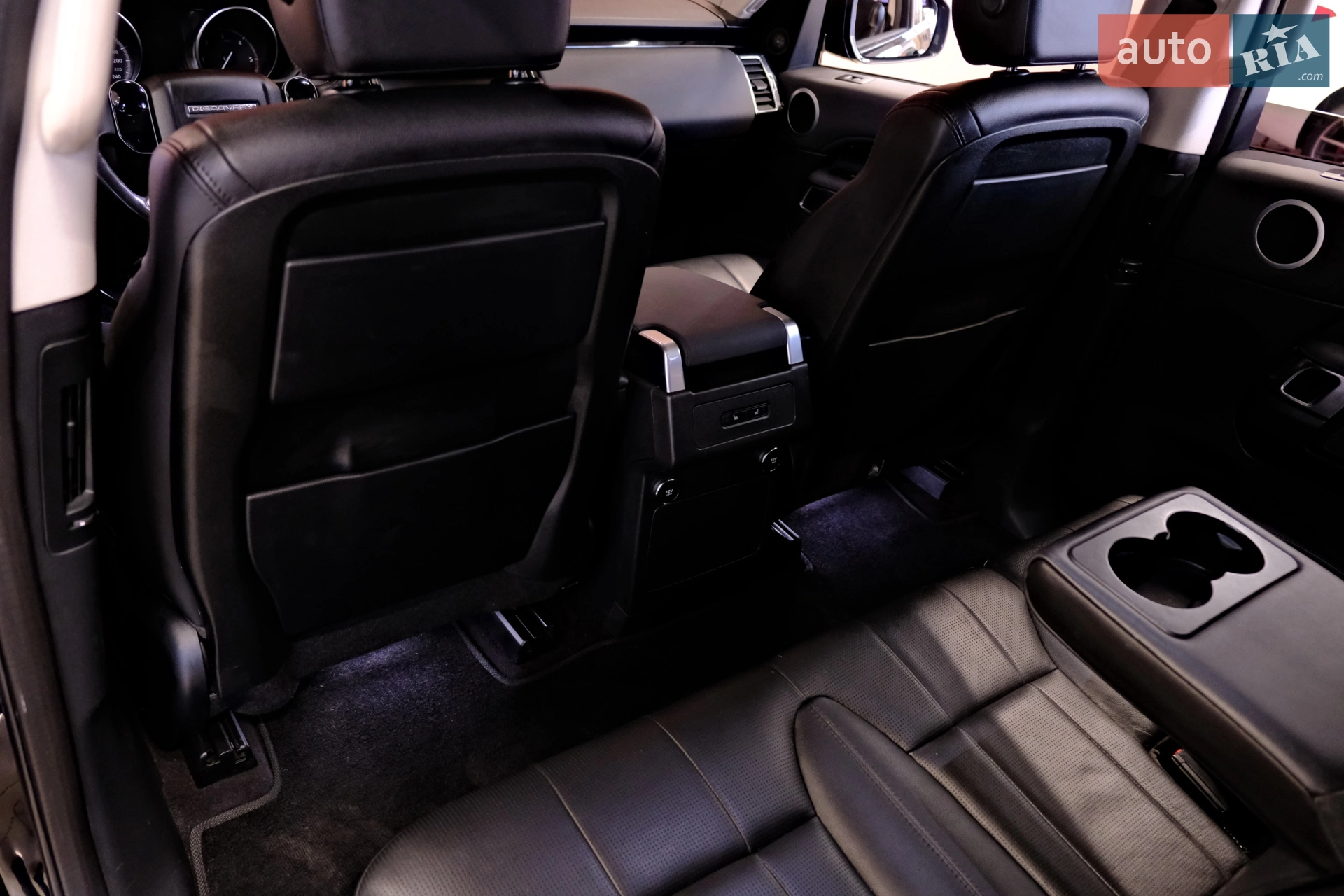 2019 Land Rover Discovery - мініатюра 36