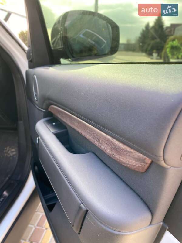 Внедорожник / Кроссовер Land Rover Discovery 2019 в Южноукраинске фото 37 Внедорожник / Кроссовер Land Rover Discovery 2019 в Южноукраинске