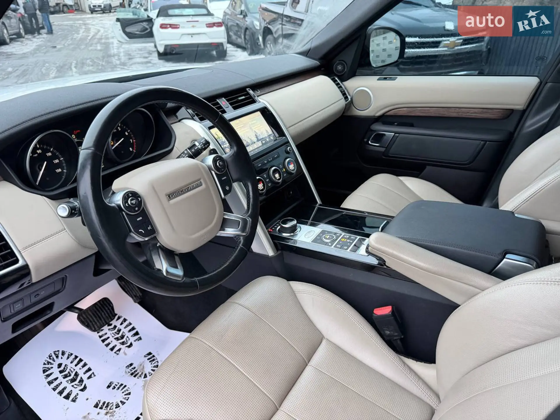 2017 Land Rover Discovery - мініатюра 22