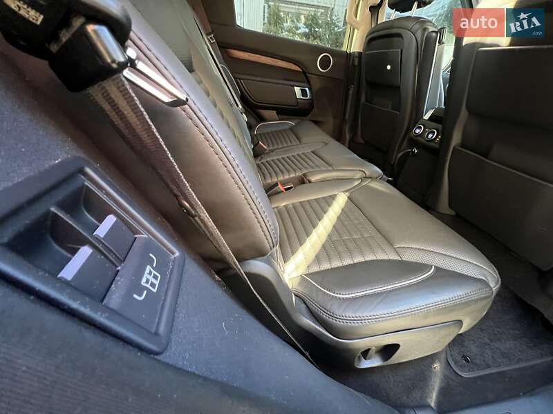 Внедорожник / Кроссовер Land Rover Discovery 2017 в Киеве