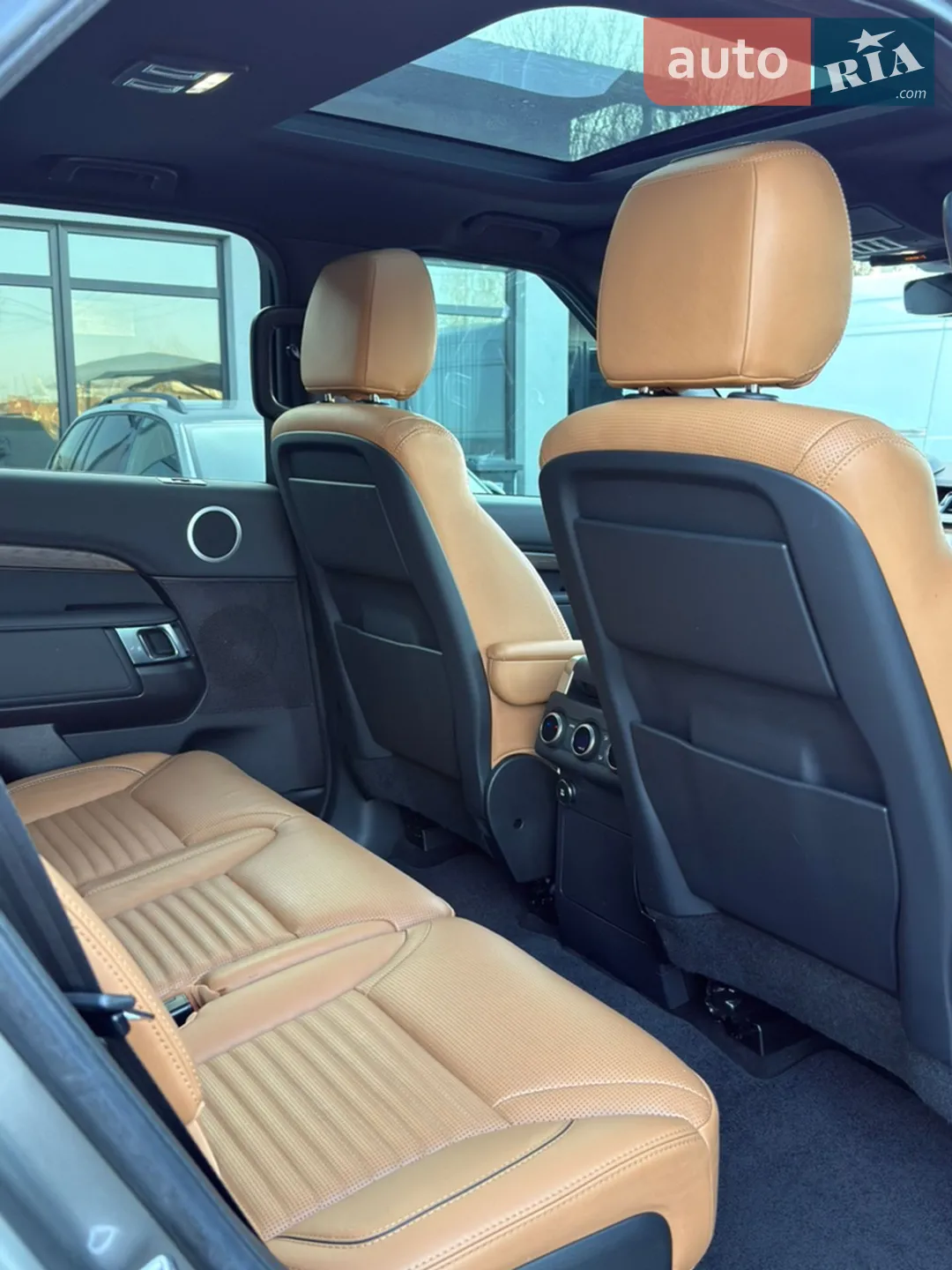 2018 Land Rover Discovery - мініатюра 18