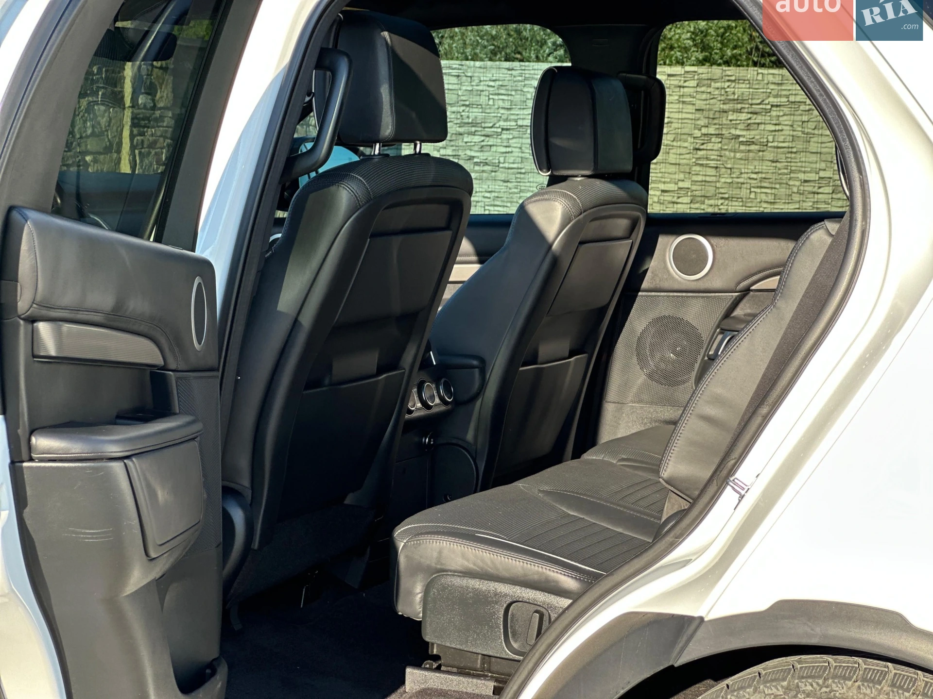 2020 Land Rover Discovery - мініатюра 33