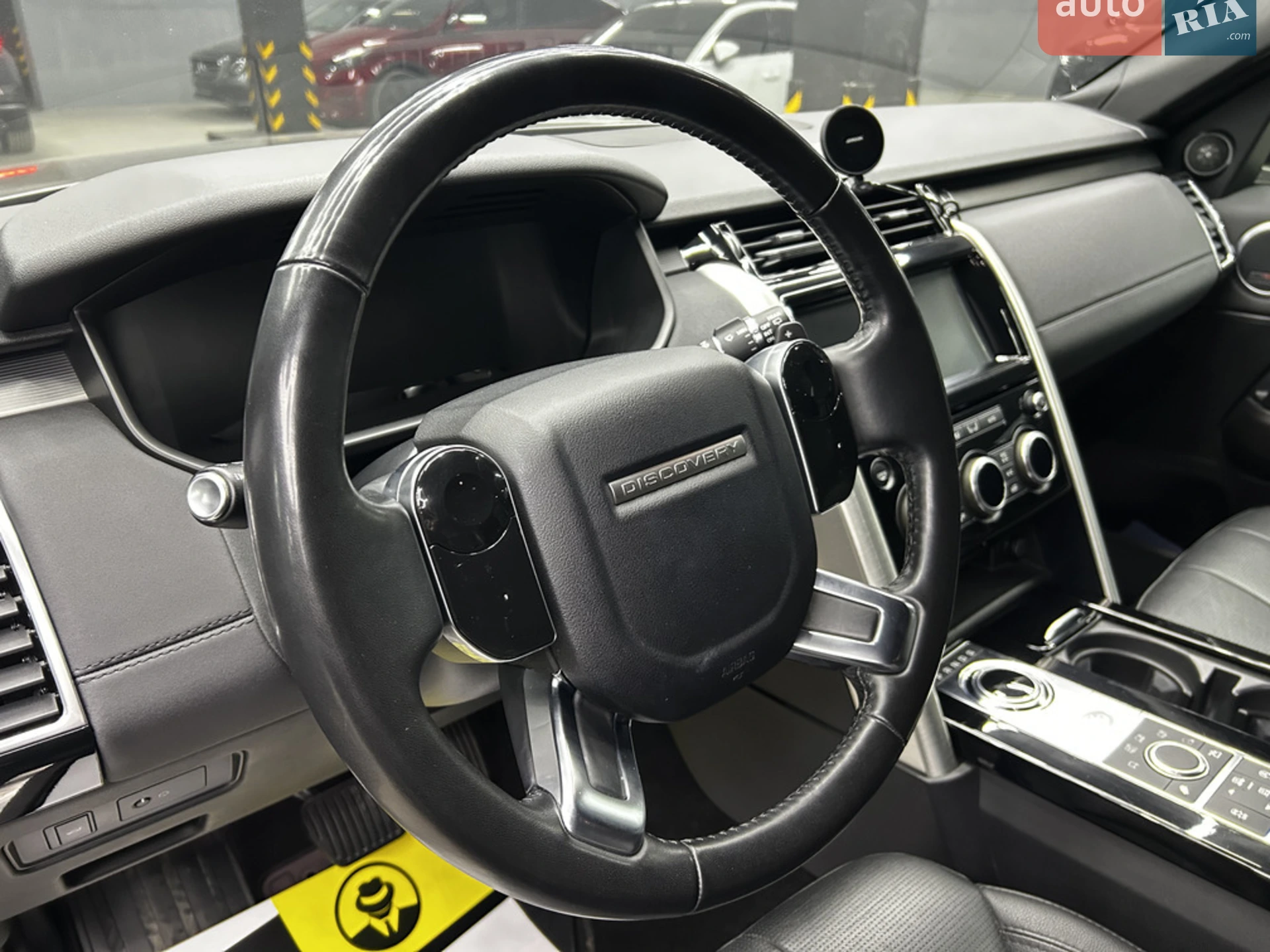 2018 Land Rover Discovery - мініатюра 12